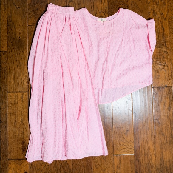 entro Tops - entro Light Pink Textured Short Sleeve Top with Matching Skirt